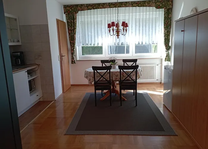 Exklusive Lage, Sehr Grosse Wohnung Mit Gartenblick - Fewo Haemmerle Rot